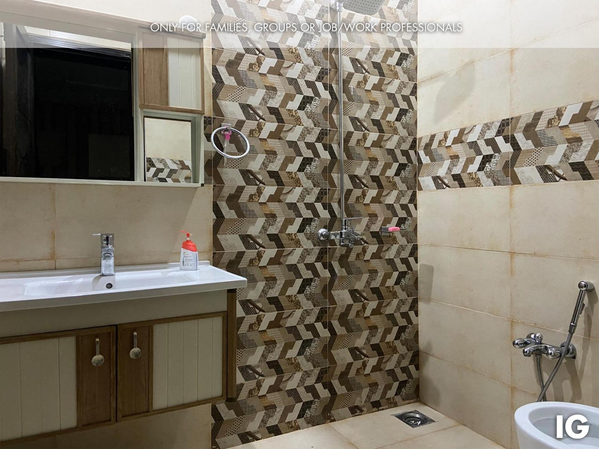 3 Bedroom Furnished Holiday Home Near Valencia Town, Lake City & Ring Road Lahore Exteriör bild
