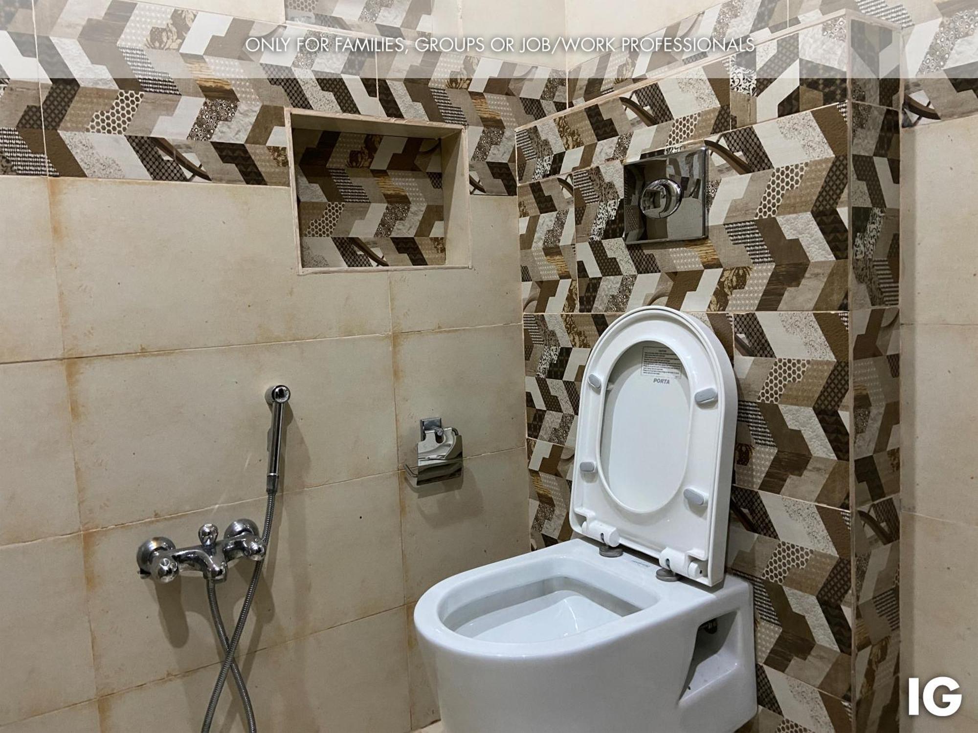 3 Bedroom Furnished Holiday Home Near Valencia Town, Lake City & Ring Road Lahore Exteriör bild